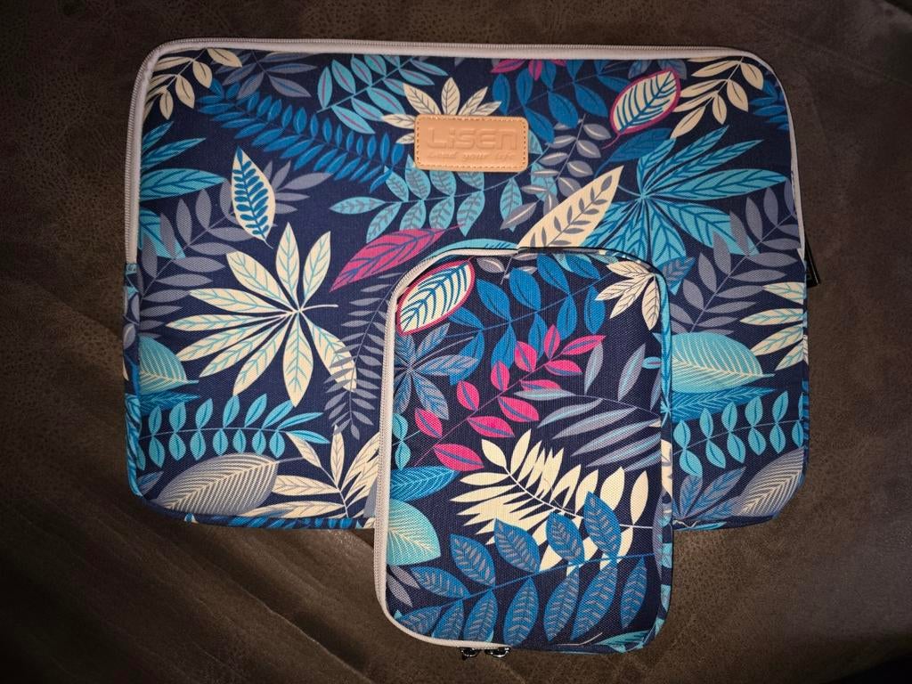 Laptop hoes + kleine hoes, Ophalen, 15 inch, Nieuw, Lisen