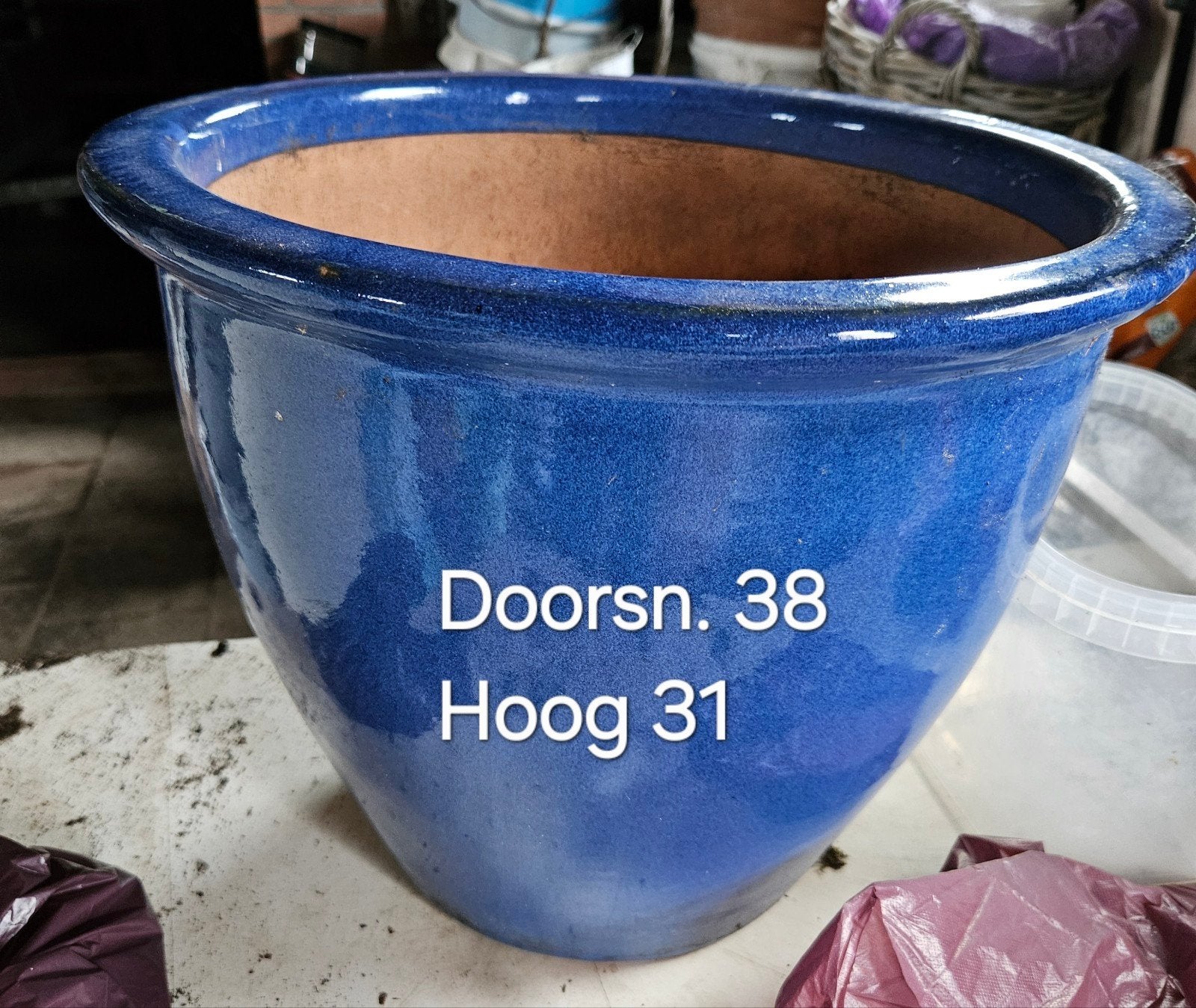 Blauwe bloempot - Doorsnede 38cm, Hoogte 31cm, Gebruikt, Rond, Minder dan 40 cm, Binnen