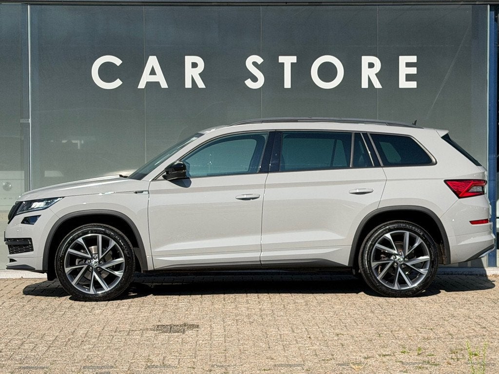Skoda Kodiaq 1.5 TSI Sportline 7p /PANO/7PERSOONS/CAMER/TREK, Auto's, Skoda, Voorwielaandrijving, 4 cilinders, 150 pk, 7 stoelen