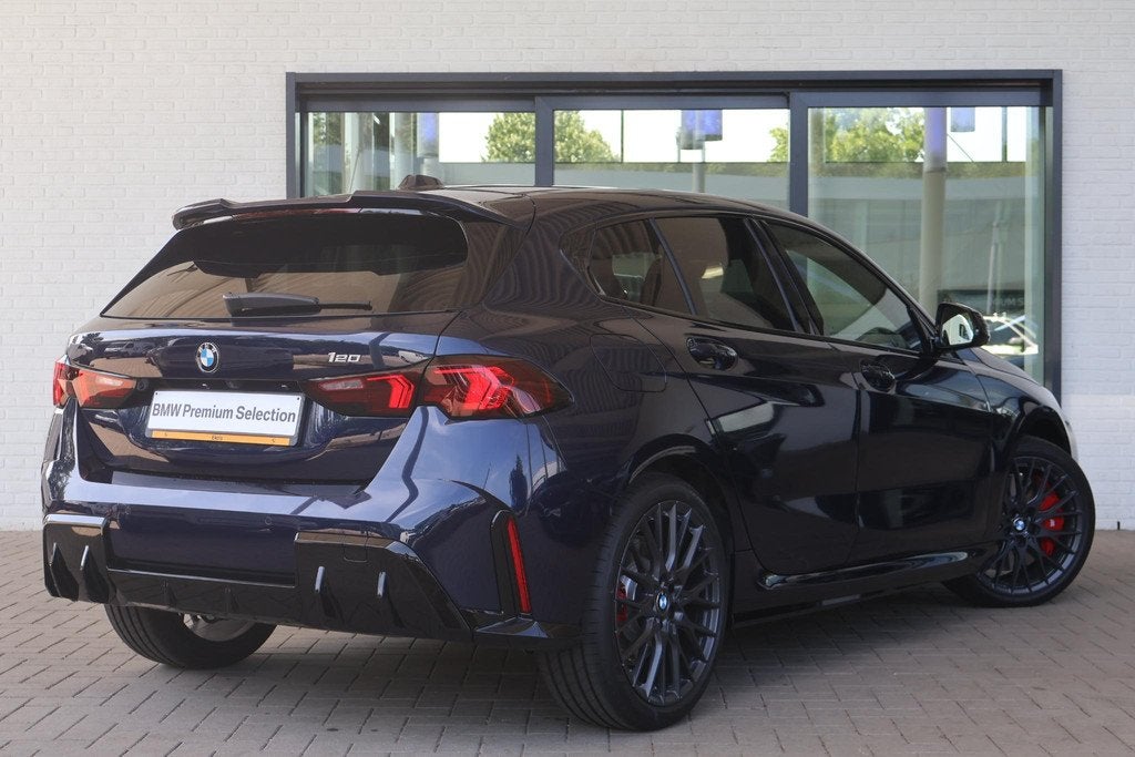BMW 1-serie 120 M Sport Design Edition | M Sport Pro | Parki, Met garantie (alle), Blauw, Bedrijf, 19 km/l