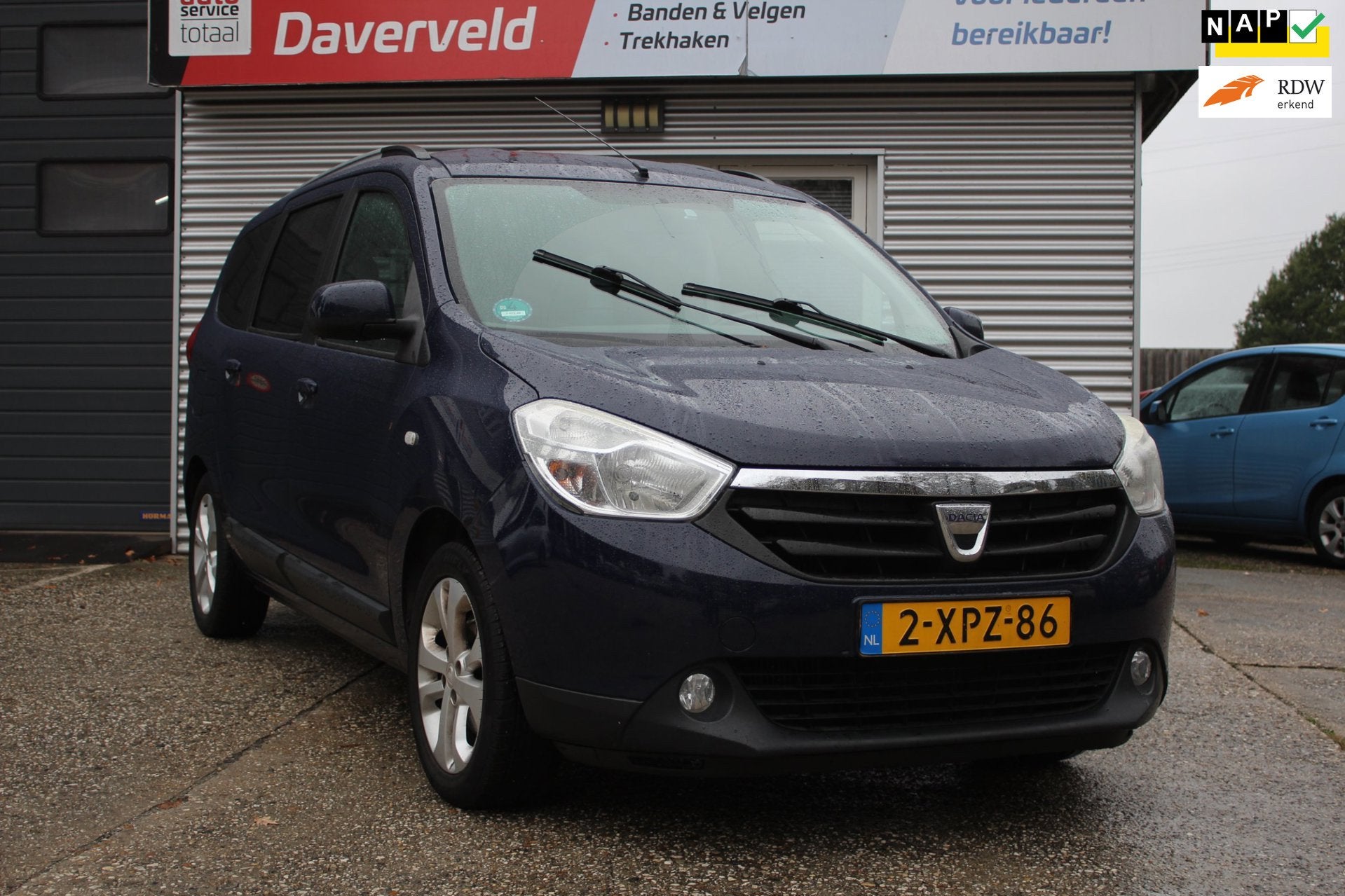 Dacia Lodgy 1.2 TCe Blackline 5p. 5-deurs boekjes, 2x sleute, Auto's, Voorwielaandrijving, Euro 5, Gebruikt, Zwart