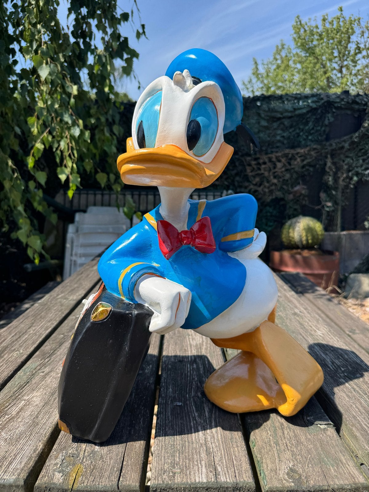Grote Donald Duck Beeld met Koffer - Disney Figuur, Verzamelen, Disney, Ophalen, Donald Duck, Gebruikt, Beeldje of Figuurtje