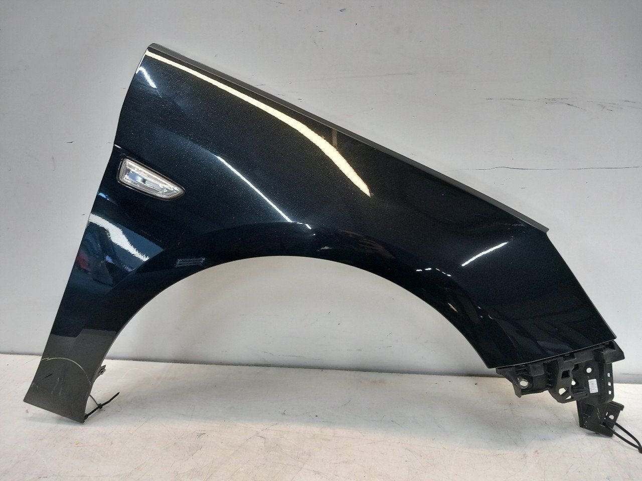 Spatbord rechts voor Opel Astra, Onderdelen@venauto.nl, Van der Ven Autorecycling B.V., Gebruikt, Ettenseweg 76, 4706 PB Roosendaal, The Netherlands
