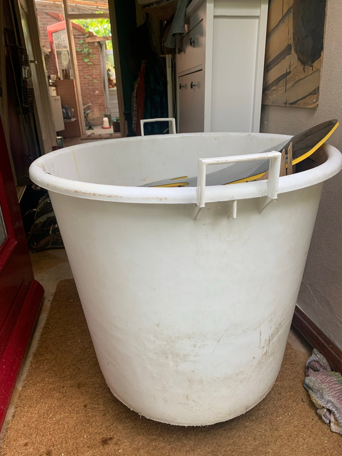 Grote witte emmer 125L met handgrepen, Ophalen, Gebruikt, Kunststof, Met handgreep