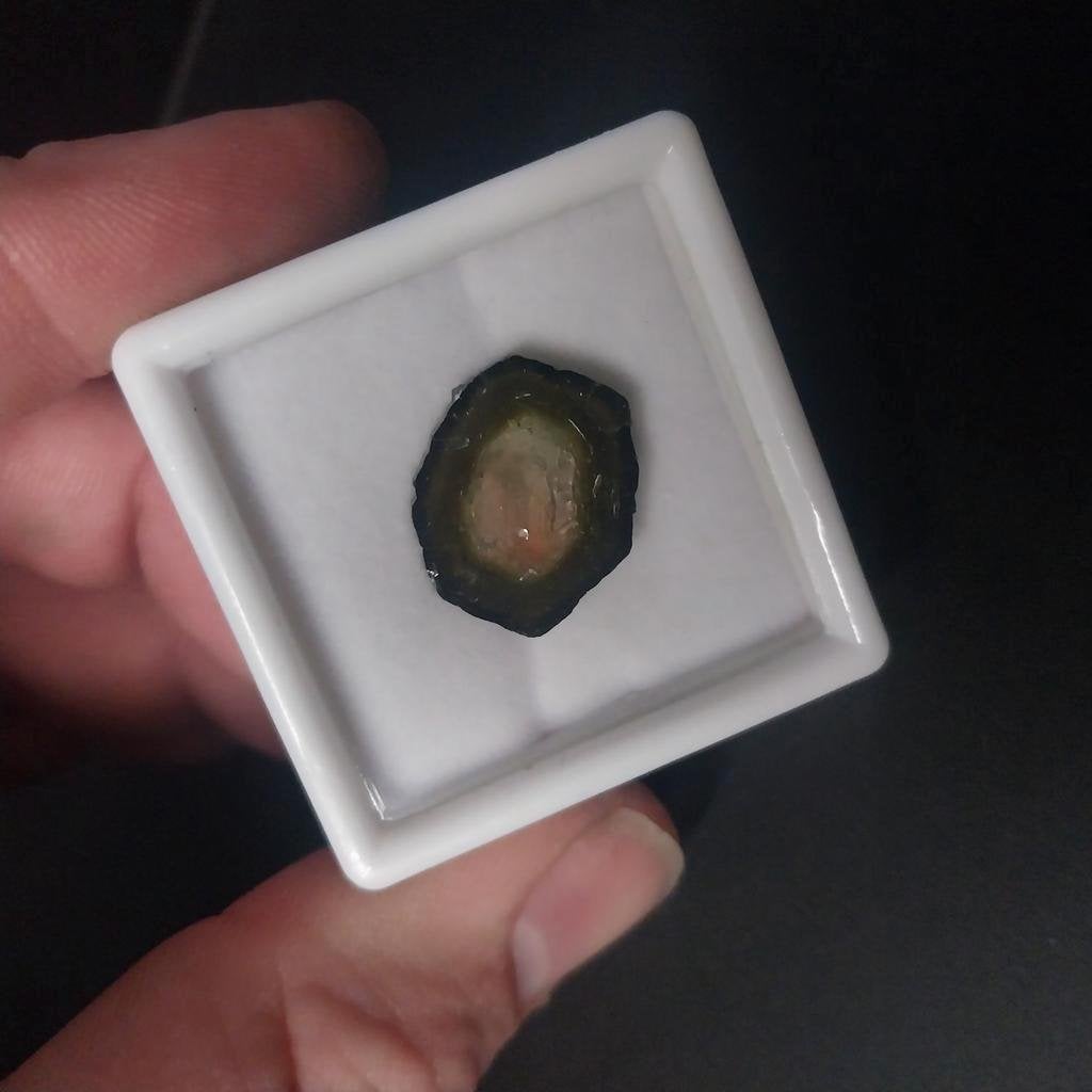 Toermalijn schijf ovaal, Verzamelen, Mineralen en Fossielen, Ophalen of Verzenden