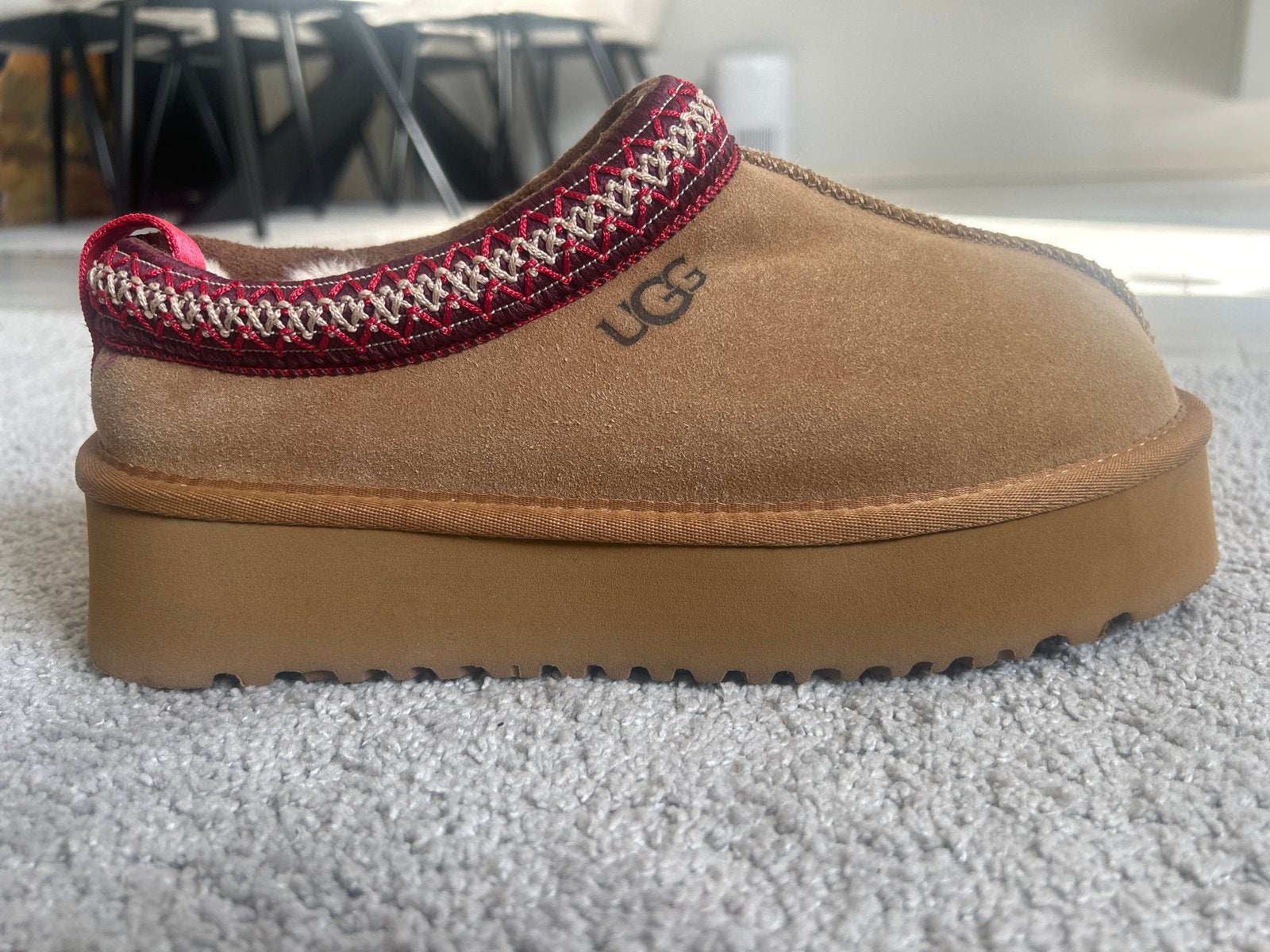 UGG Tazz pantoffels - nieuw . Maat 37 en 39, Ophalen of Verzenden, Zo goed als nieuw, Bruin, Pantoffels of Sloffen