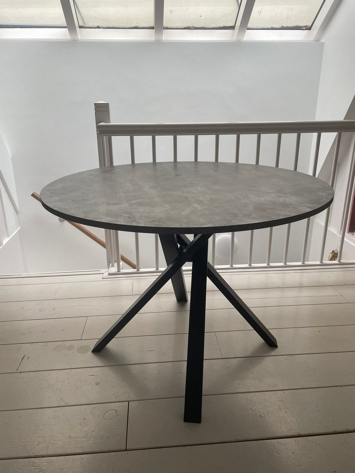 IKEA ronde donkergrijs eettafel 105cm, Ophalen, Gebruikt, Rond, Vier personen