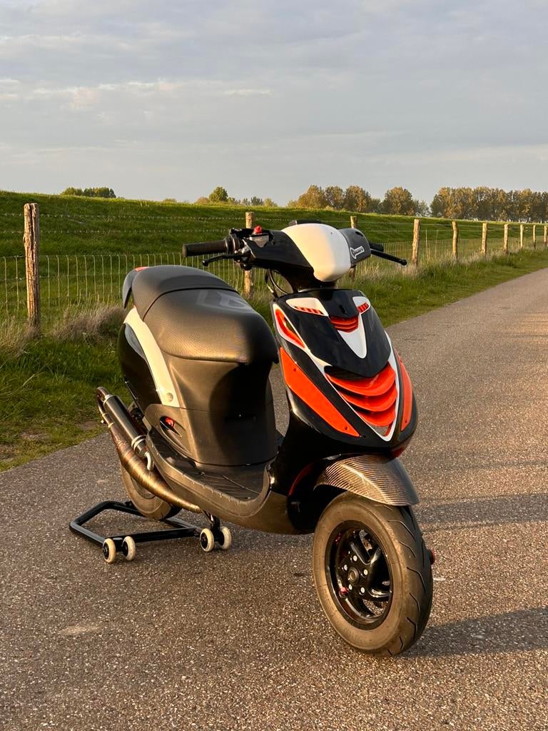 Piaggio zip sp2000 70cc circuit klaar, Motoren, Ophalen