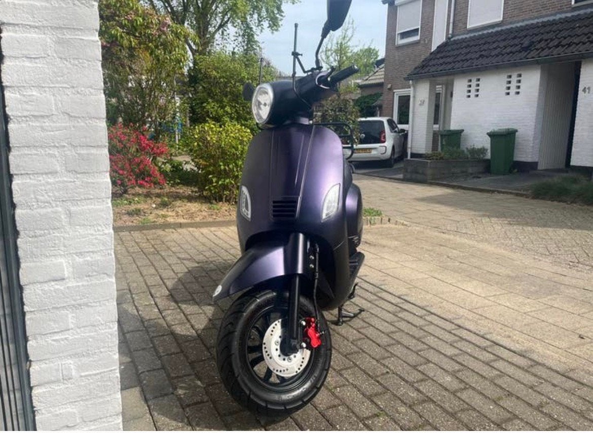 Scooter killerbee, Zo goed als nieuw, Benzine, Ophalen, Overige merken