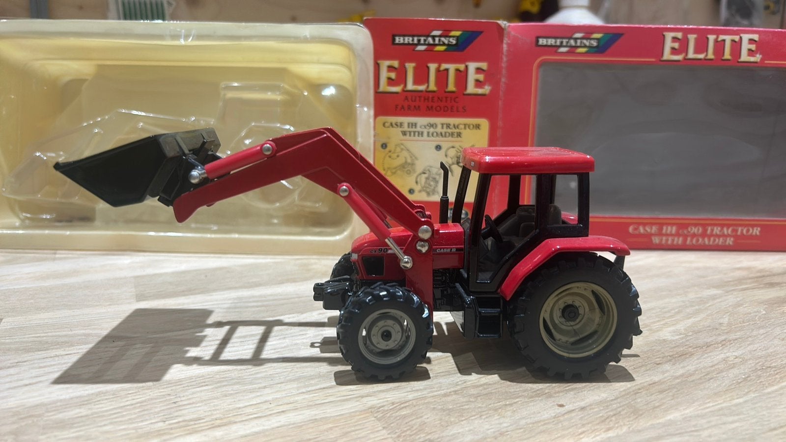 Case ih cx 90 met voorlader 1:32 britains, Ophalen of Verzenden, Zo goed als nieuw, Tractor of Landbouw, Britains