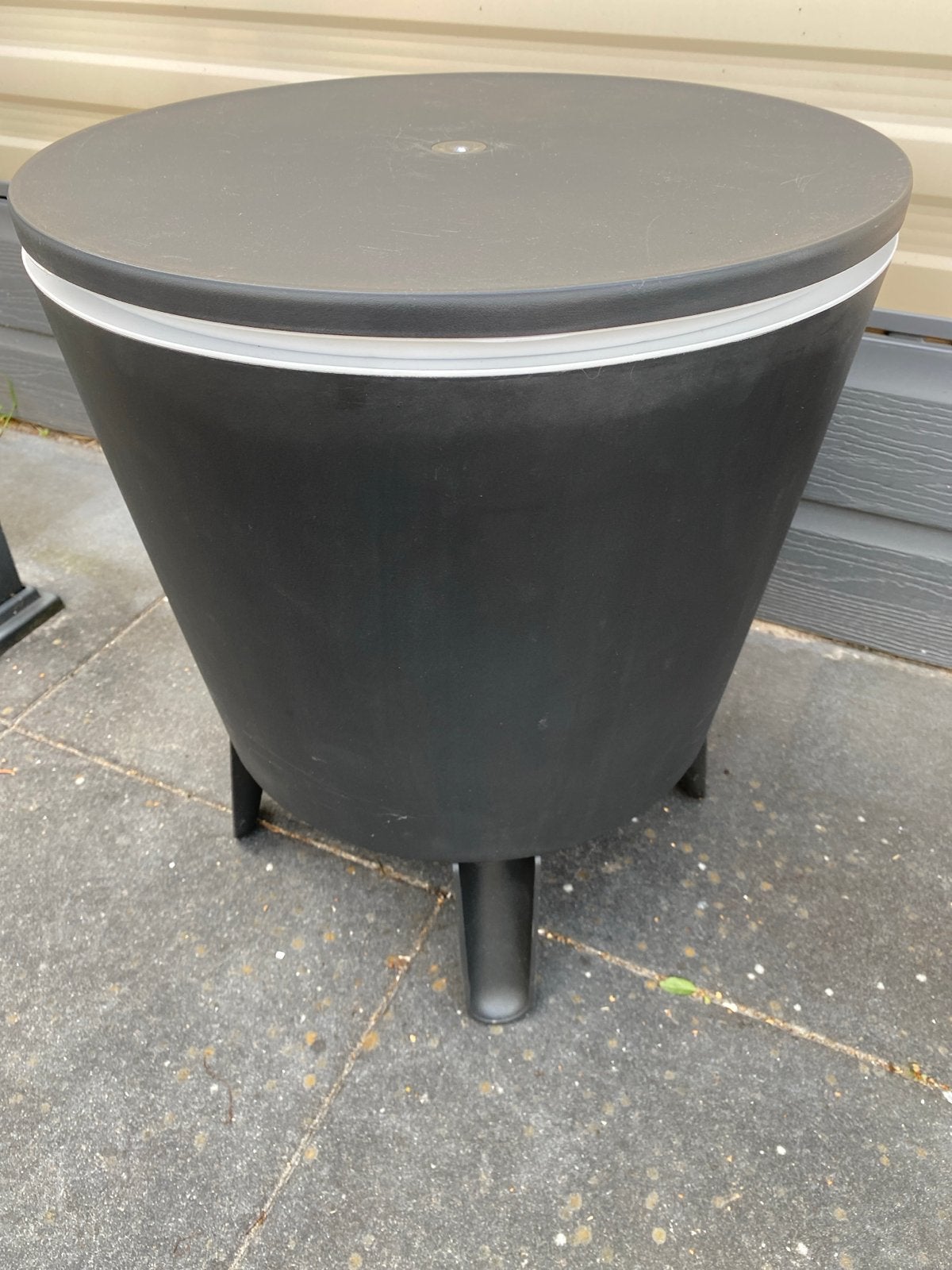 Koelbox/bijzettafel voor buiten of boot., Ophalen, Gebruikt, Rond, Kunststof