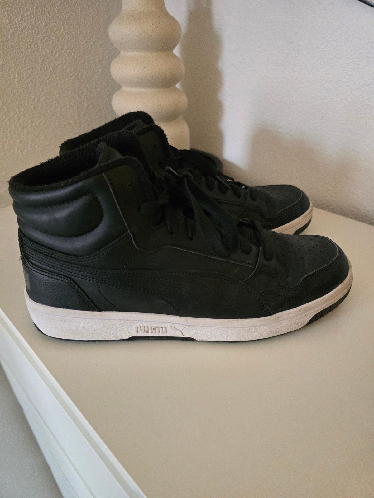 Puma zwarte sneakers mt 42, Ophalen, Zo goed als nieuw, Zwart