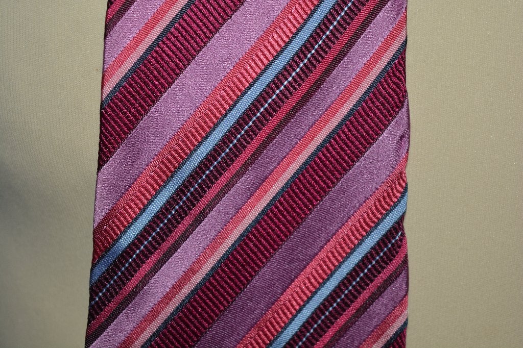 Van Gils, leuke roze zijden stropdas met streeppatroon, Zo goed als nieuw, Met patroon, Roze, Van Gils