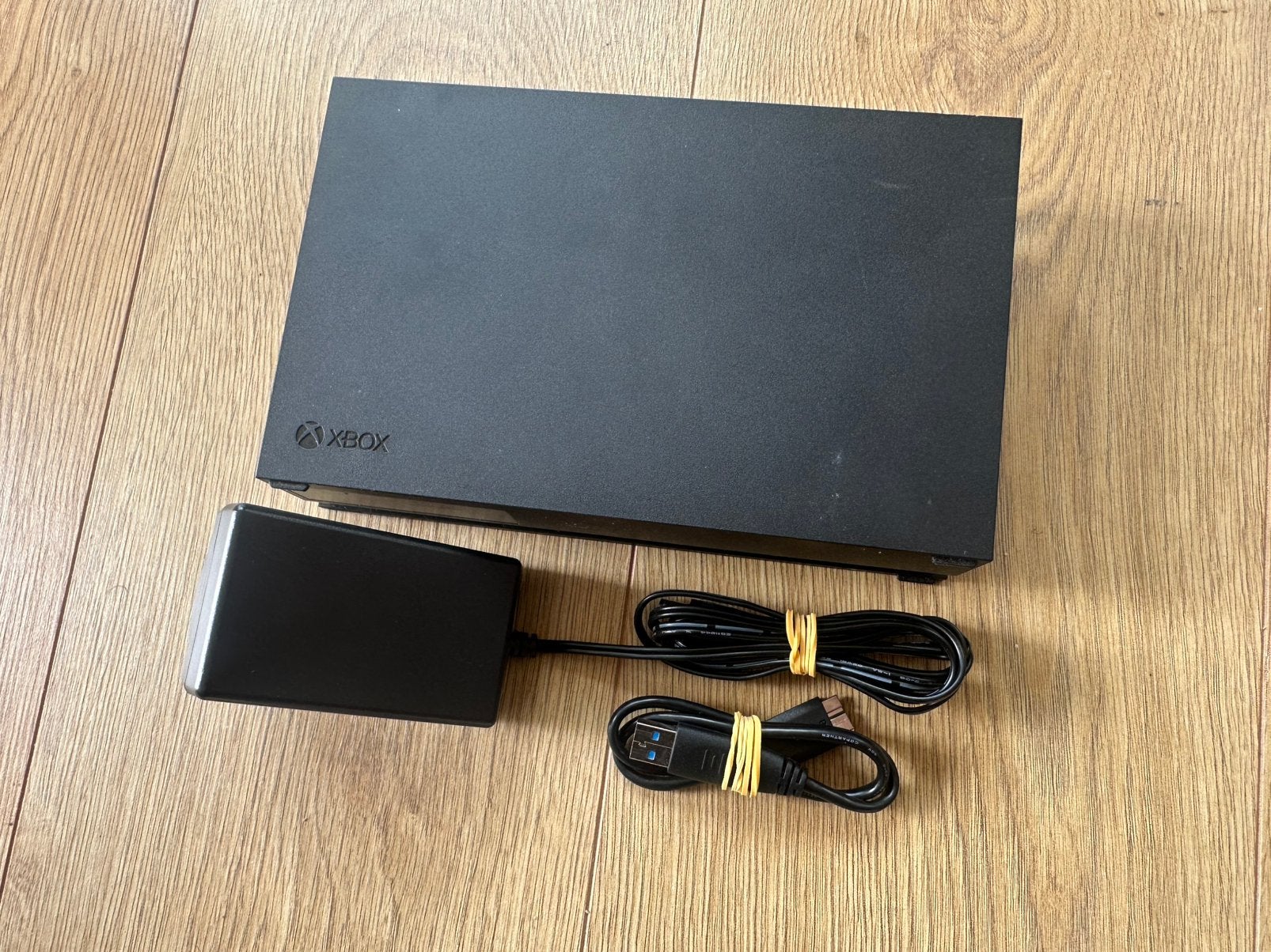 Xbox Series X/S 8TB Seagate Game Drive Hub Zeer Netjes!!!, Ophalen of Verzenden, Zo goed als nieuw, Stuurtje of Sportattribuut