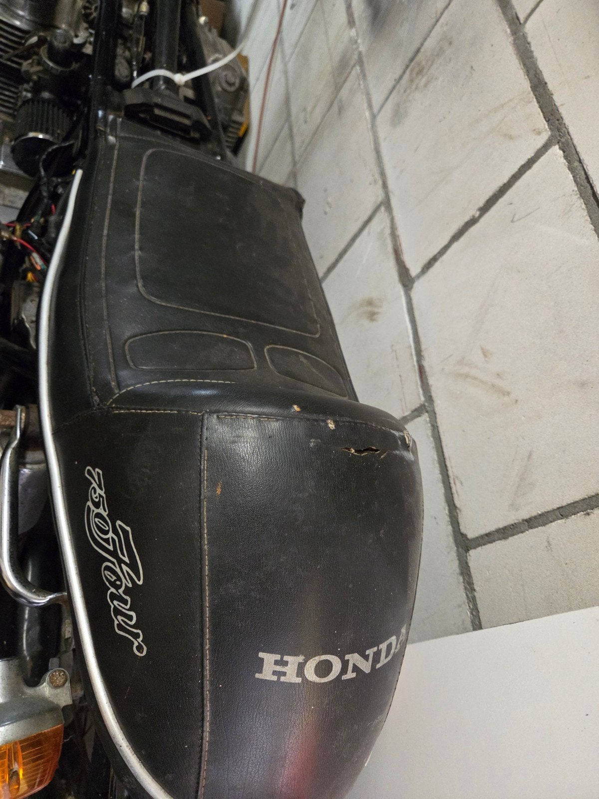 honda cb 750 vintage zadel uit 1970, Ophalen of Verzenden
