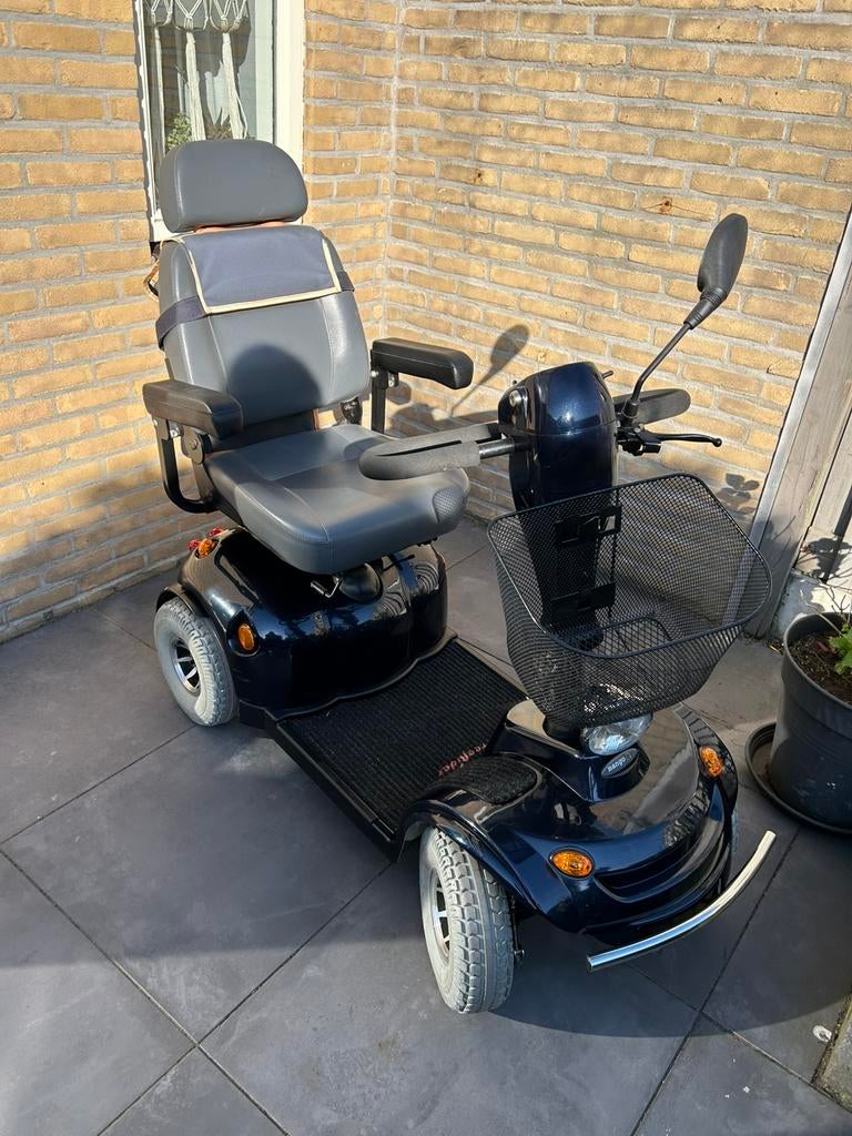 Scootmobiel merk mango vier wielen metalic blauw, Eén persoon, Cadeaubon
