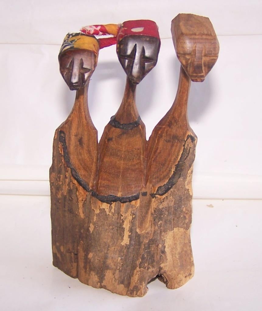Prachtig handgesneden Afrikaans houten beeldengroepje. Izgs., Antiek en Kunst, Ophalen of Verzenden