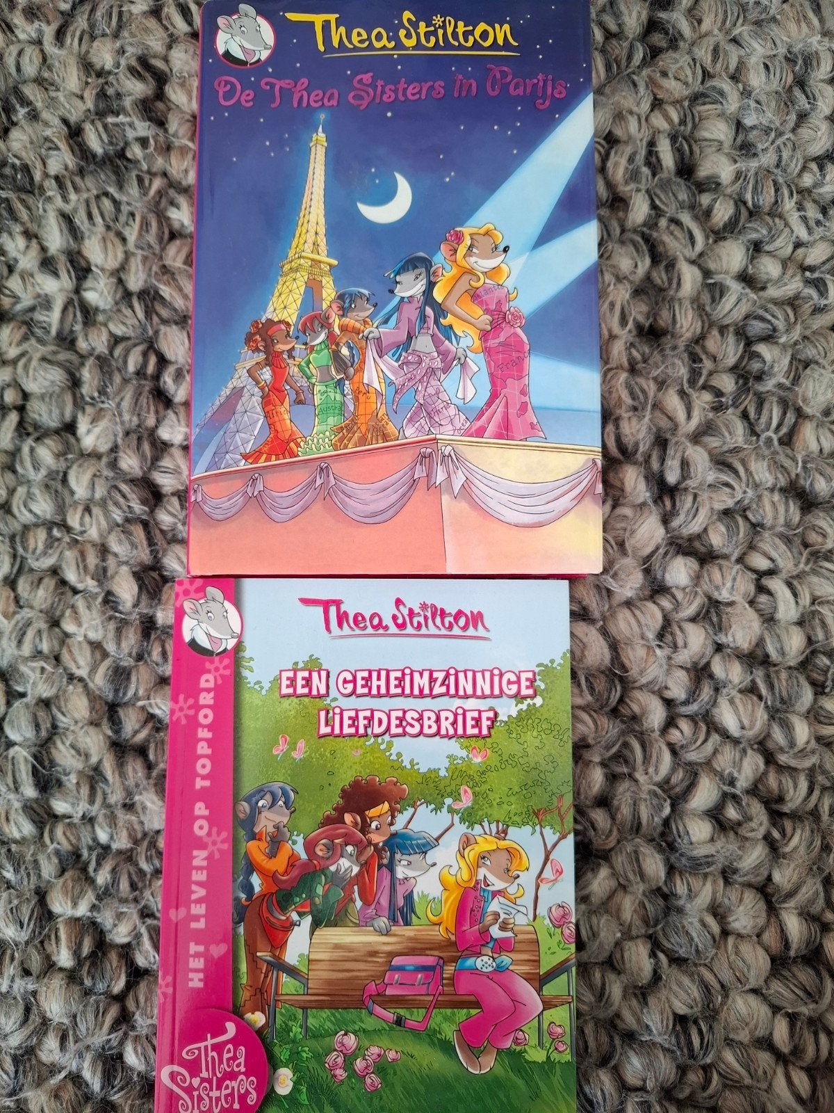 Thea Stilton - De Thea Sisters in Parijs, Boeken, Thea Stilton, Fictie algemeen, Ophalen of Verzenden, Zo goed als nieuw