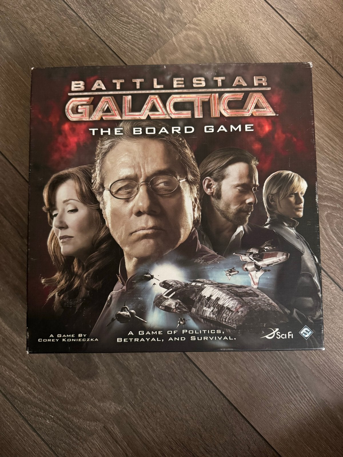 Battlestar Galactica: The Board Game - Fantasy Flight Games, Drie of vier spelers, Ophalen of Verzenden, Gebruikt