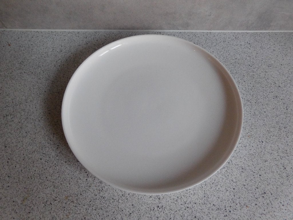 Food Stories Bord Wit de Bijenkorf 21 cm, Overige merken, Ophalen of Verzenden, Zo goed als nieuw, Bord(en)