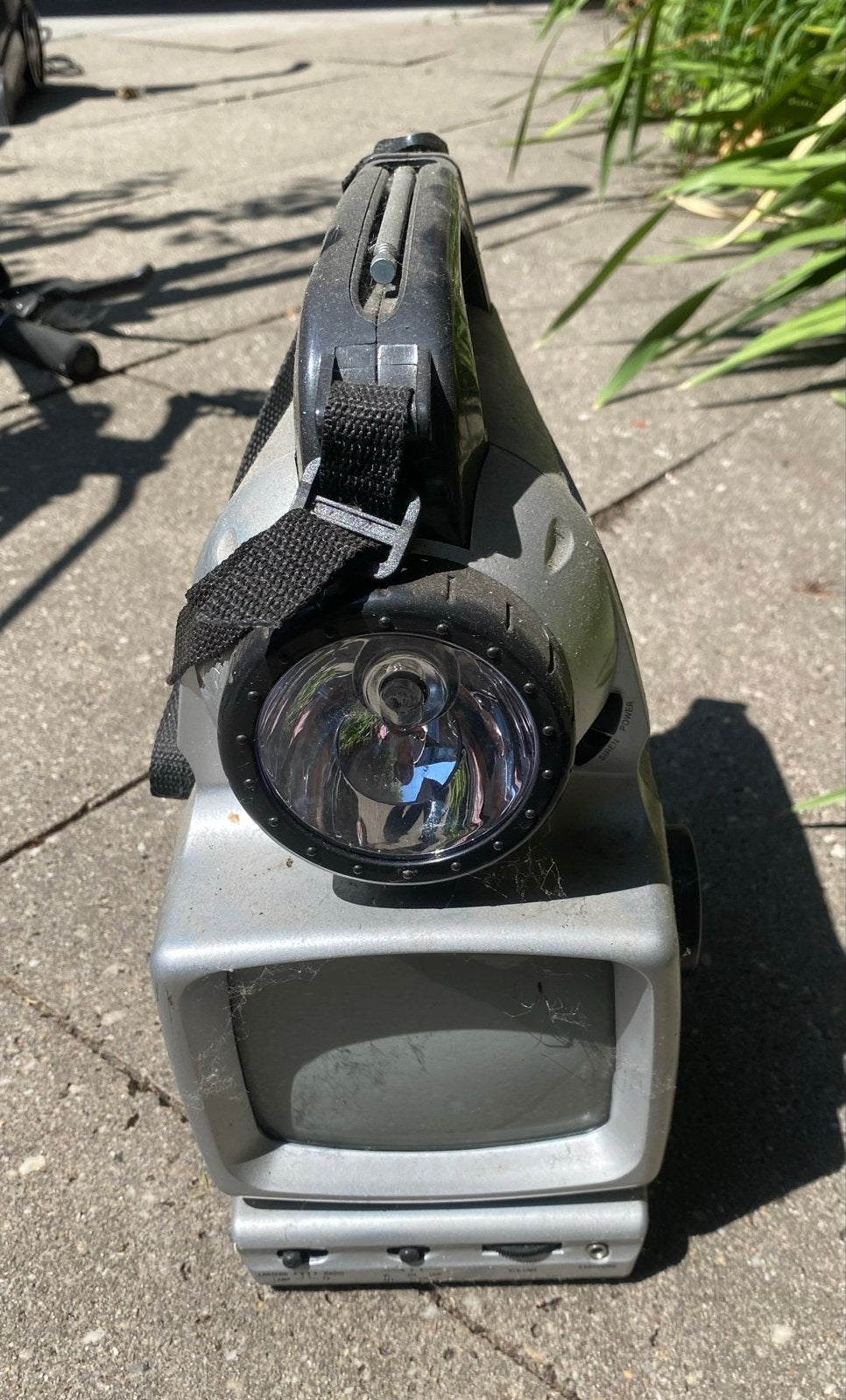 Draagbare TV met zaklamp en radio, Audio, Tv en Foto, Televisies, Ophalen, Gebruikt