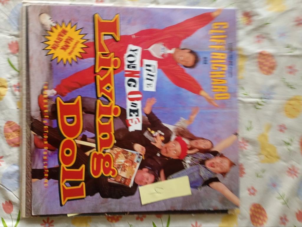 Cliff Richard & The Young Ones - Living Doll, Ophalen of Verzenden, Gebruikt, 12 inch