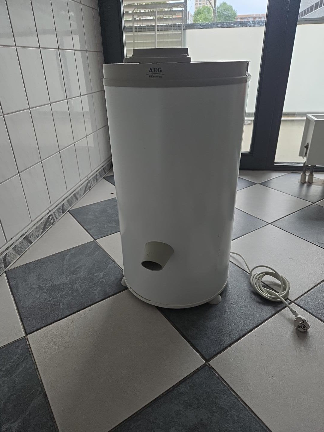 AEG centrifuge - Compacte en efficiënte wasdroger, Witgoed en Apparatuur, Wasdrogers, Gebruikt, Bovenlader, AEG Consumenten Service, Postbus 90100, 1006 AC Amsterdam