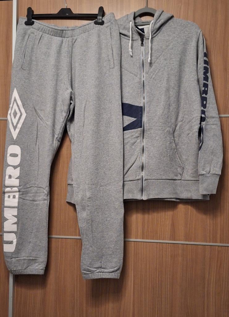 joggingpak UMBRO PAK L net pak broek en jack, Maat 52/54 (L), Ophalen of Verzenden, Zo goed als nieuw, Grijs