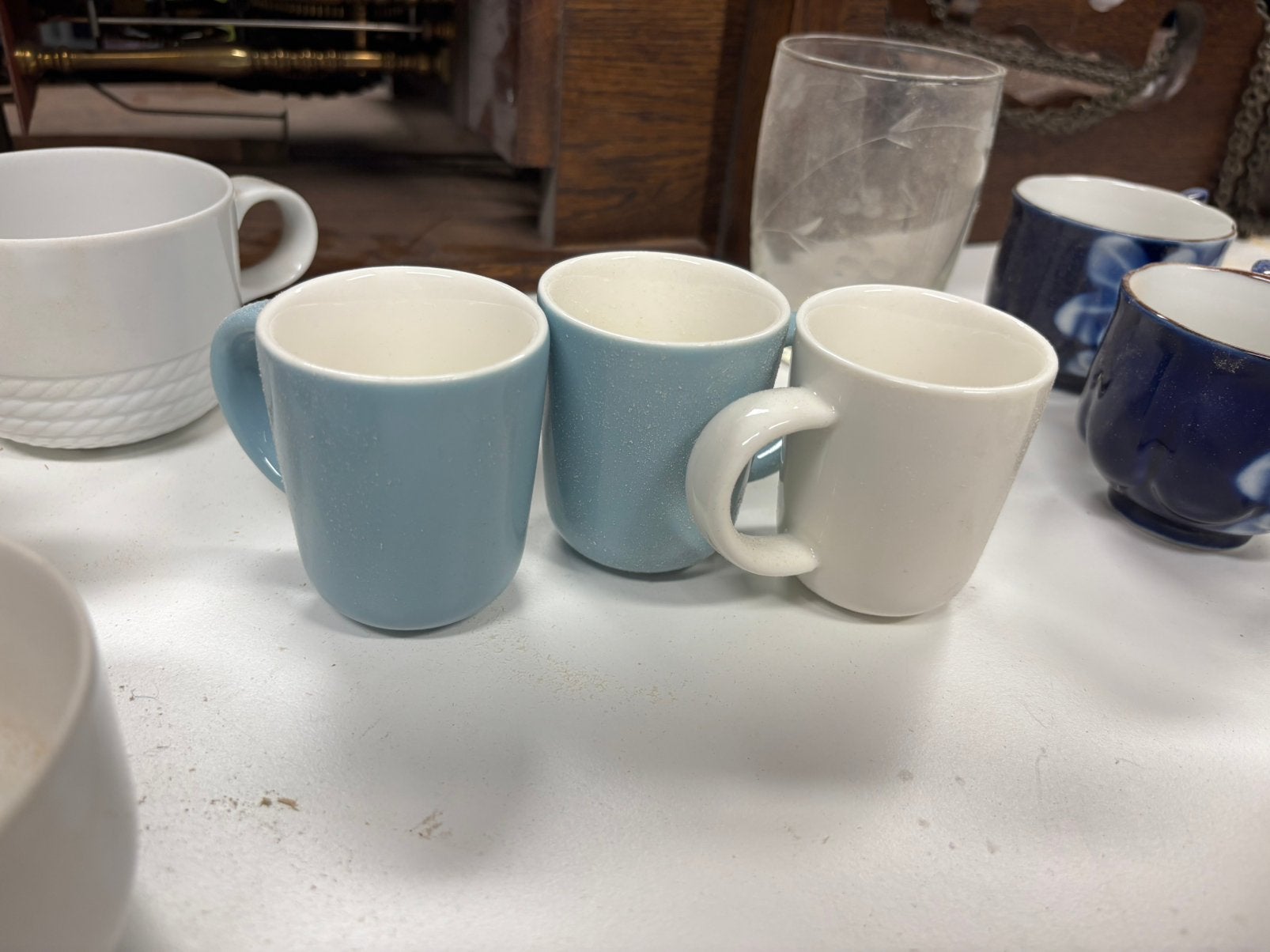 Set van 3 espresso kopjes - wit en lichtblauw, Ophalen, Overige typen, Zo goed als nieuw, Steen/keramiek