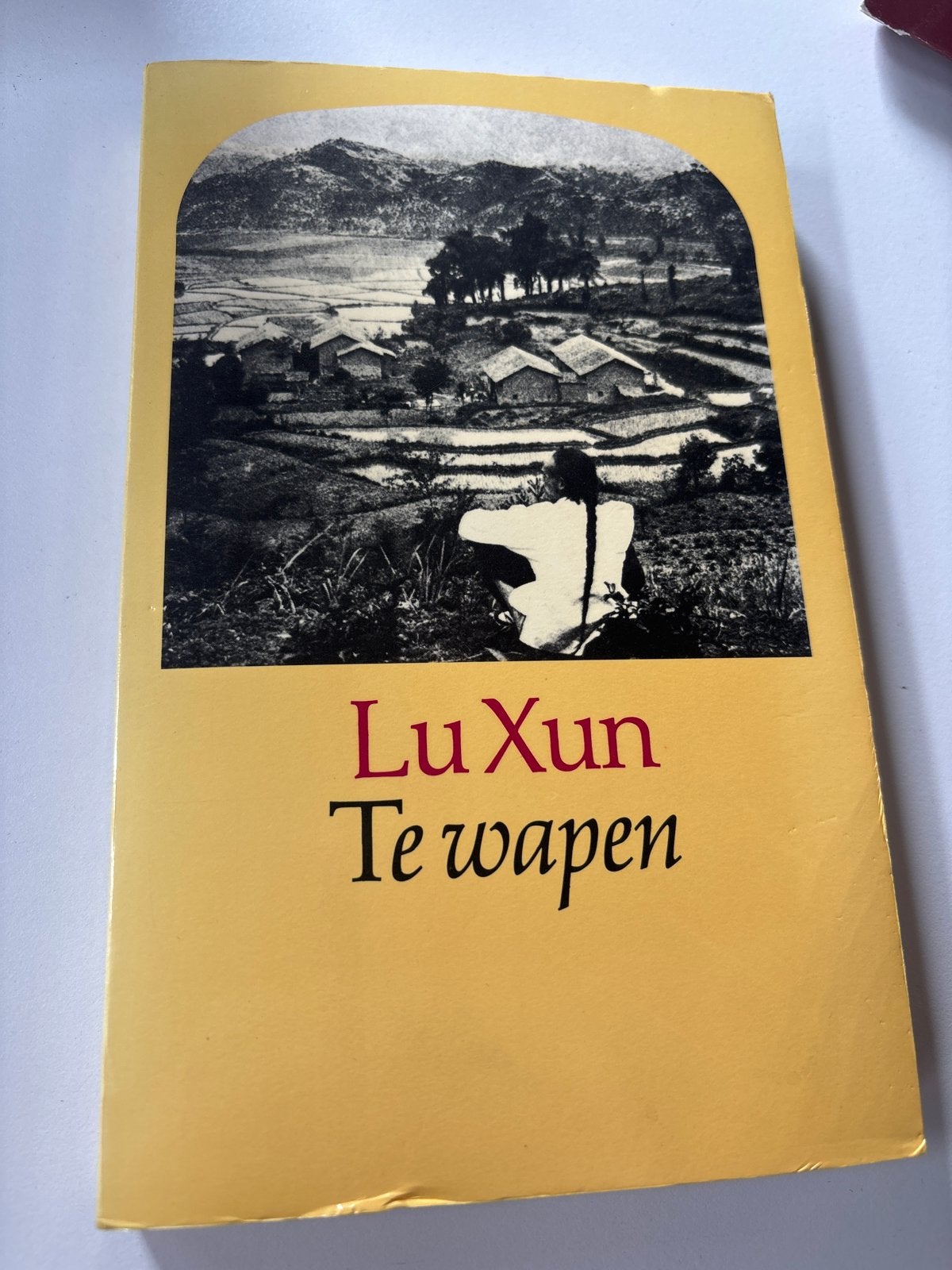 Lu Xun - Te wapen (Meulenhoff Editie), Ophalen of Verzenden, Gelezen, Wereld overig