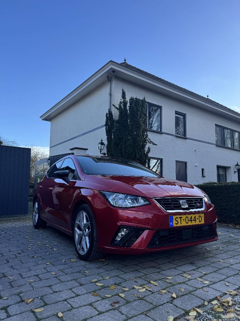 SEAT Ibiza 1.0 EcoTSI FR Business Intense 116PK, Auto's, Stof, 40 €/maand, Zwart, Ibiza