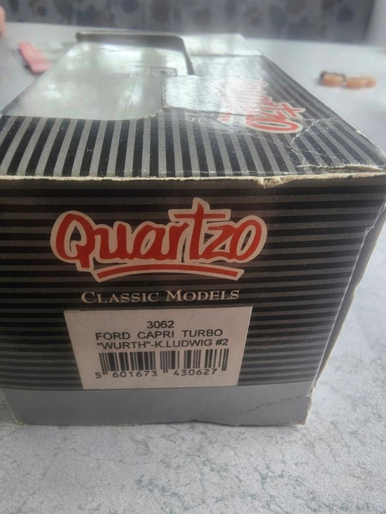 Quartzo Ford Capri Turbo "Wurth" K. Ludwig #2 Modelauto, Hobby en Vrije tijd, Overige merken, Auto, 1:32 tot 1:50, Nieuw