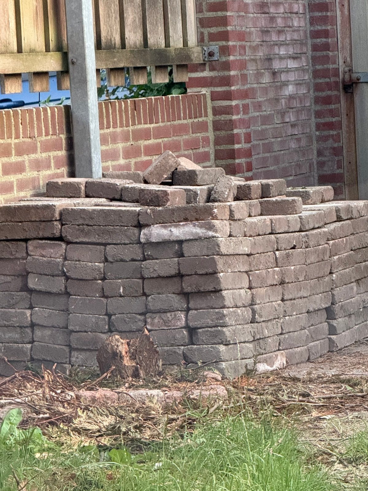 Gratis stenen op te halen! Zie foto, Tuin en Terras, Ophalen, Gebruikt, Klinkers, 10 m² of meer