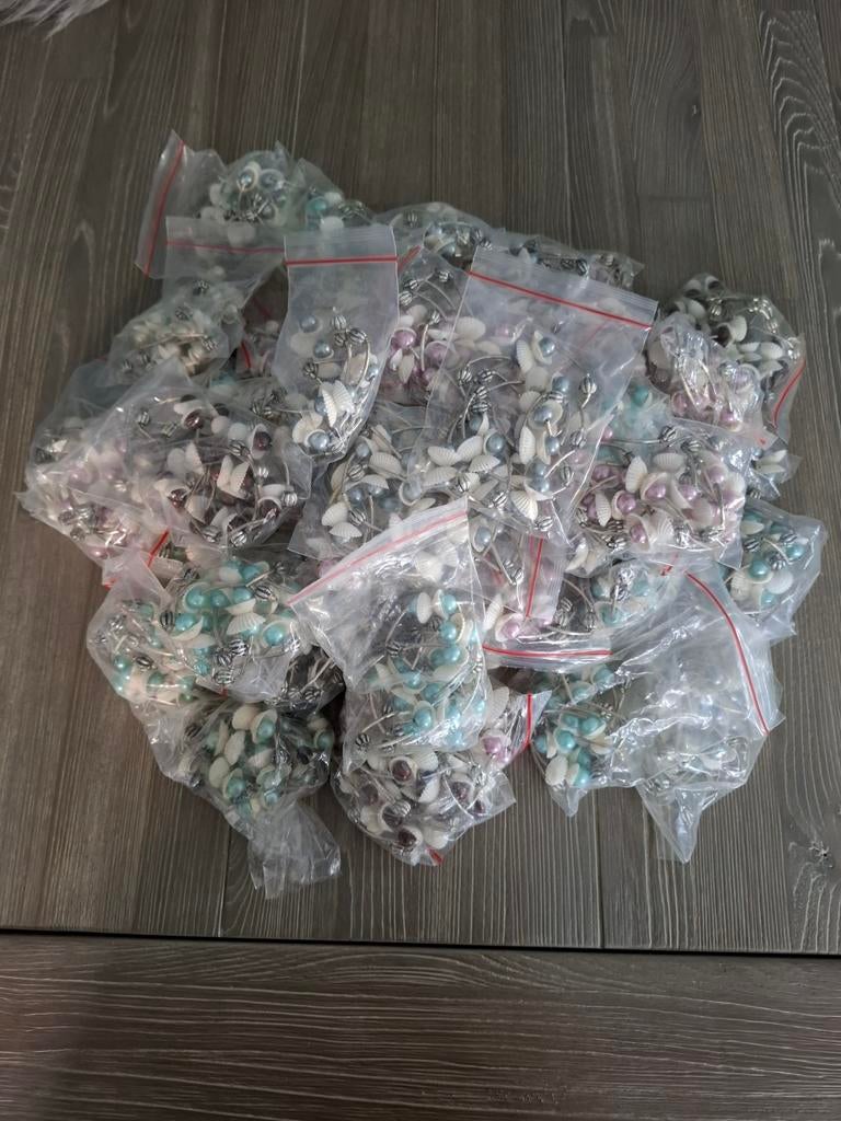 Nieuw gekleurde schelpen kettingen, Sieraden, Tassen en Uiterlijk, Kettingen, Ophalen of Verzenden, Nieuw, Overige kleuren, Overige materialen