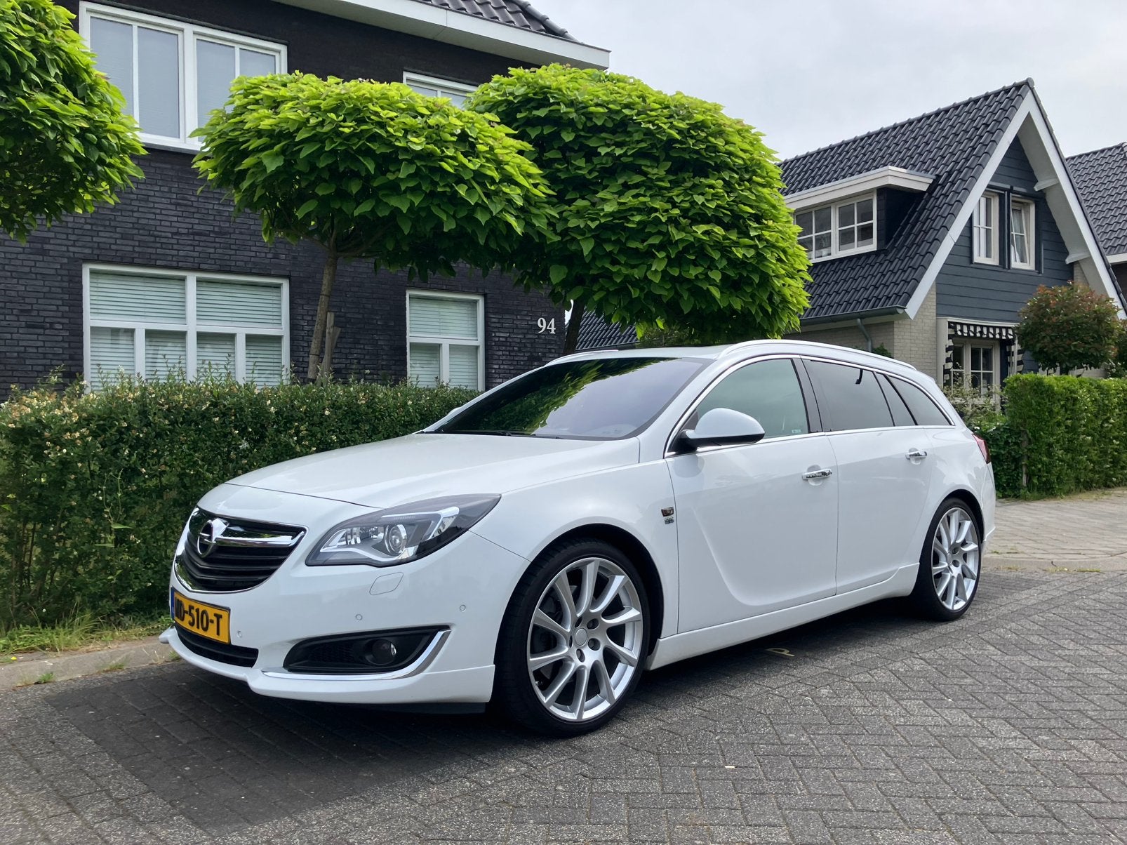 Opel Insignia 2.0 T Sports Tourer 2017 OPC-line Innovation, Voorwielaandrijving, 1998 cc, 1800 kg, Zwart