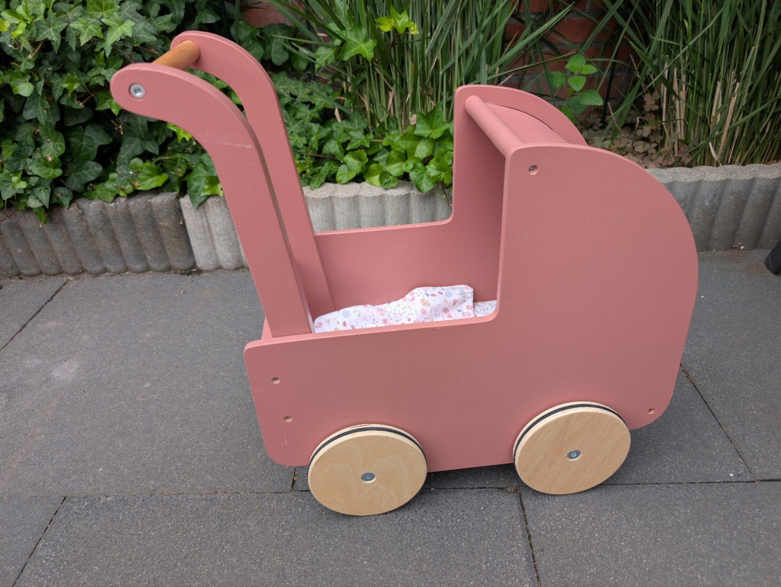 Little Dutch Poppenwagentje - Zo goed als nieuw, Kinderen en Baby's, Speelgoed | Poppen, Ophalen, Zo goed als nieuw, Babypop