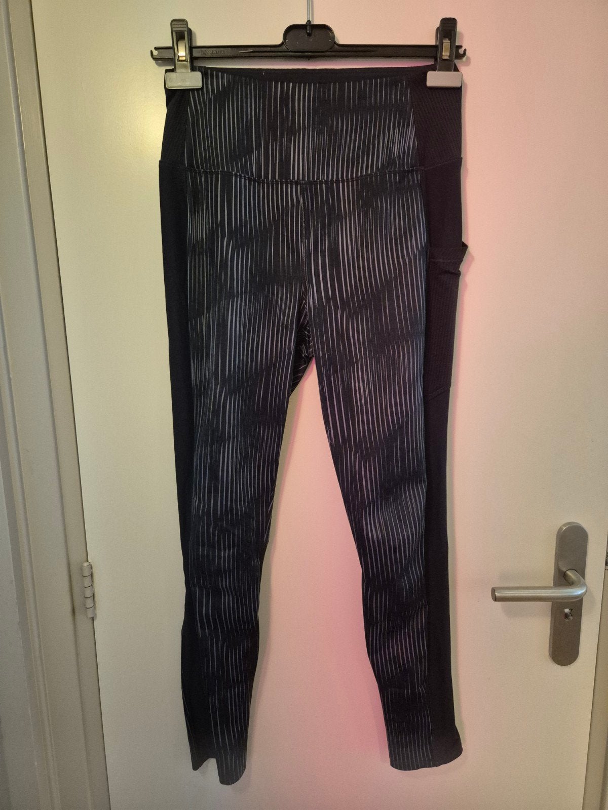Domyos sportlegging met telefoonzakje - Maat M, Kleding | Dames, Maat 38/40 (M), Zwart, Domyos, Ophalen of Verzenden