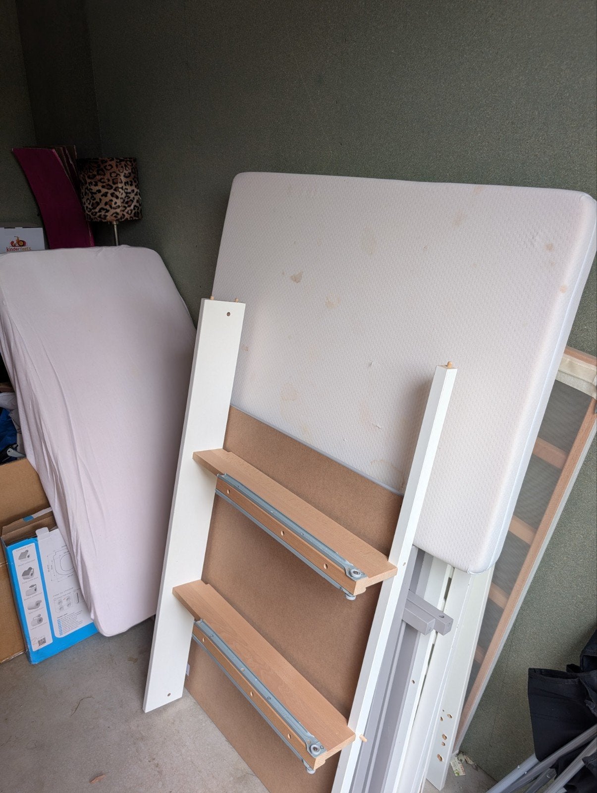 Two FREE baby beds/cribs, Ophalen of Verzenden