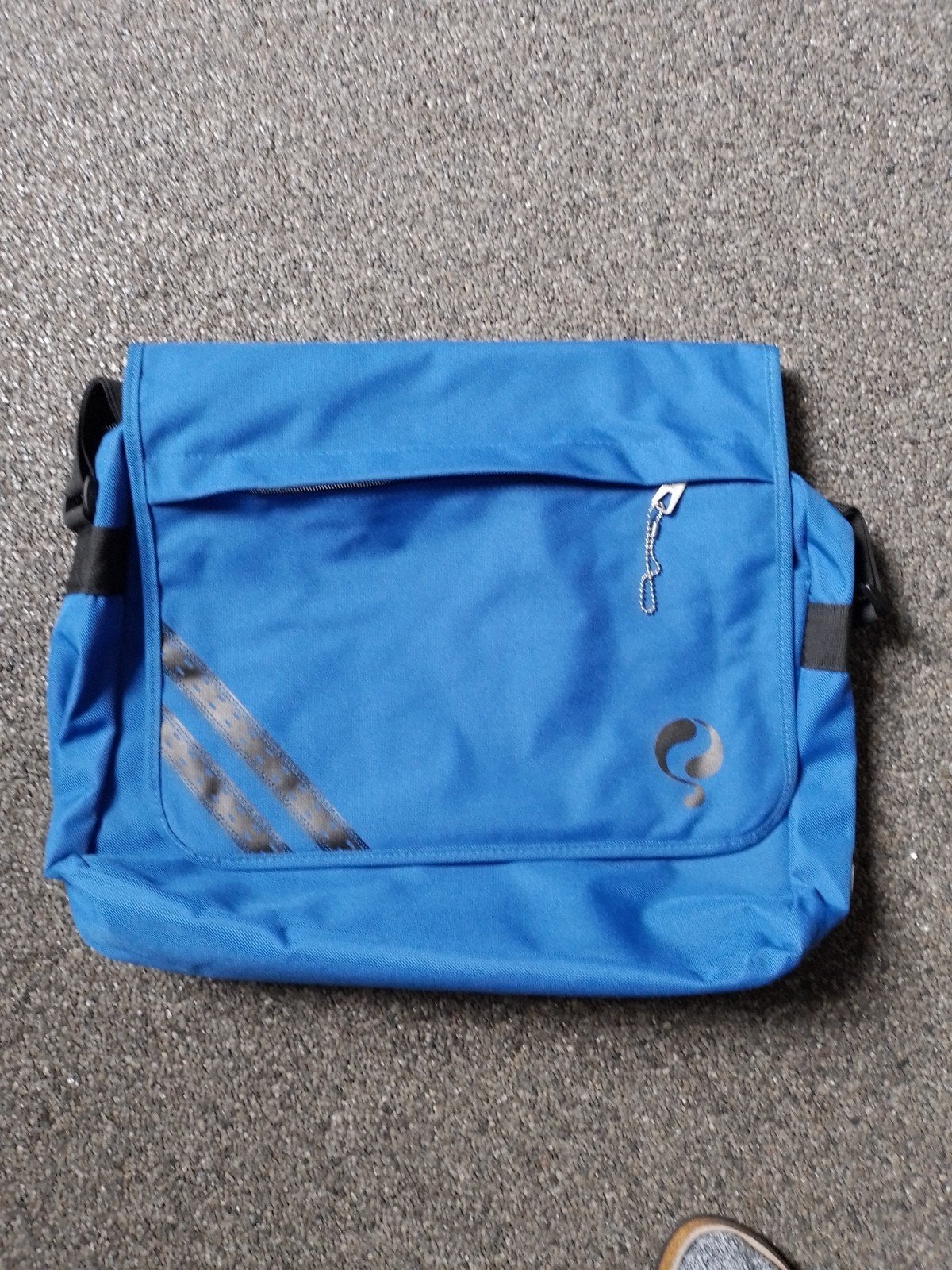 schoudertas blauw, 17 inch of meer, Klepsluiting, Nieuw, Ophalen of Verzenden