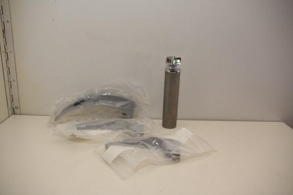 Laryngoscoop set met 3 disposable Macintosh spatels. Nieuw., Ophalen of Verzenden, Nieuw