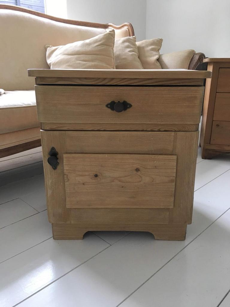 Nachtkastje geloogd grenen, Huis en Inrichting, Ophalen, Hout, 45 tot 65 cm, Minder dan 55 cm