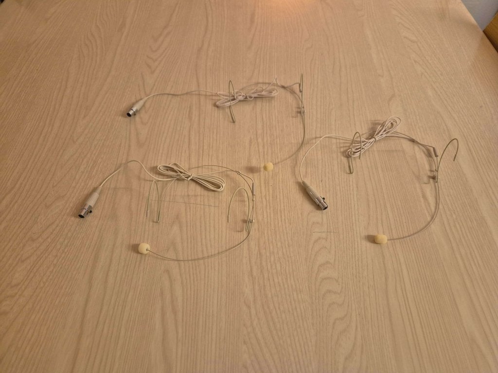 3 x Shure headsets huidkleurig, Info@handelz.nl, Overige typen, Ophalen of Verzenden, Zo goed als nieuw