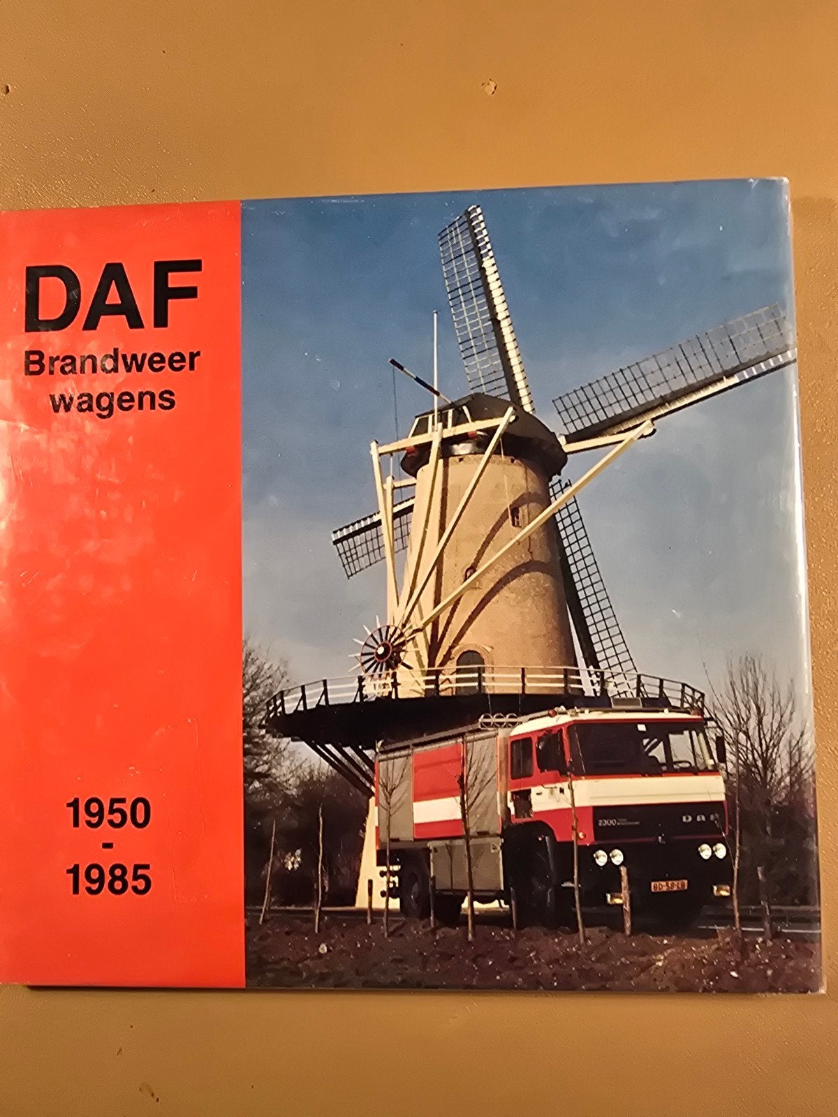 DAF Brandweerwagens 1950-1985 Boek, Ophalen of Verzenden, Gelezen, Overige merken