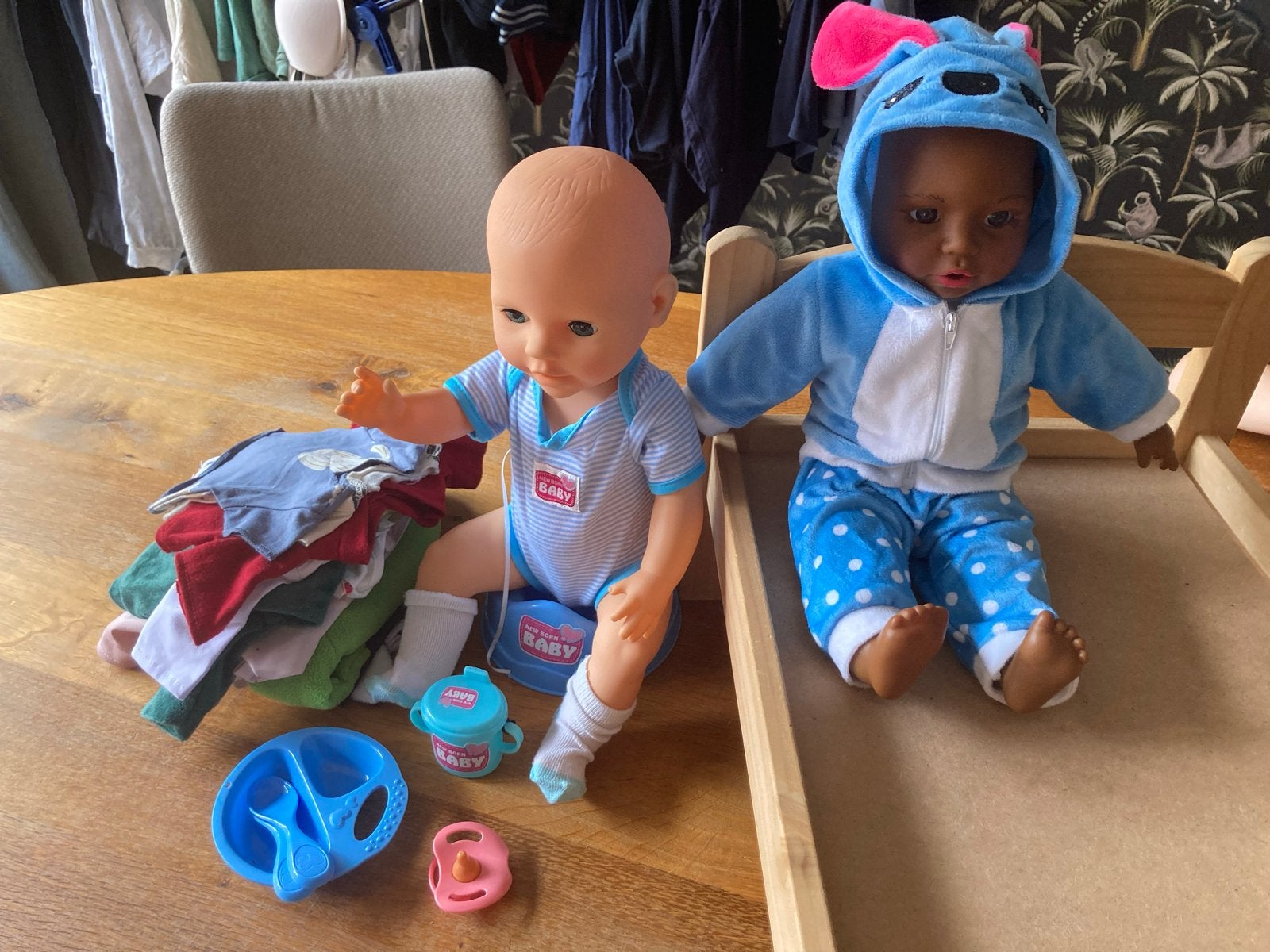 Baby Born jongens pop met extra pop, kleding en bedje, Kinderen en Baby's, Speelgoed | Poppen, Ophalen, Zo goed als nieuw, Babypop