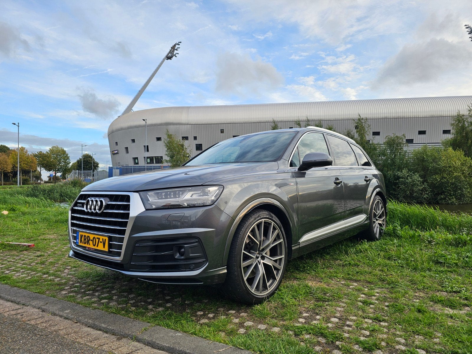 Audi Q7 3.0 TDI 272pk Quattro Tiptronic 7pl 2017 Grijs, Automaat, Dealer onderhouden, Zwart, 7 stoelen