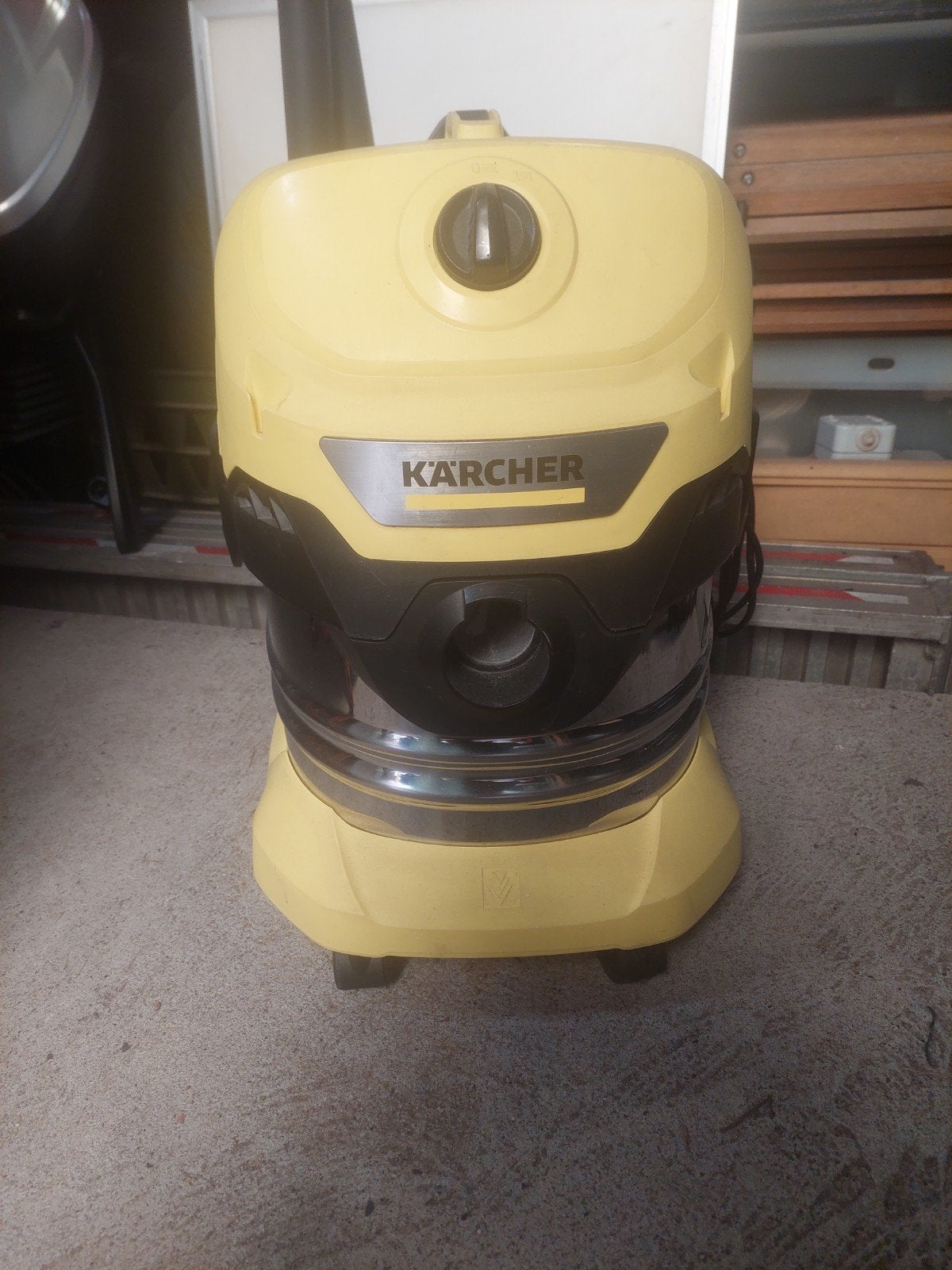 Zgan Kärcher WD 4 S Nat- en Droogzuiger - 1000W, 20L, Inclusief accessoires, Kärcher, Ophalen of Verzenden, Zo goed als nieuw