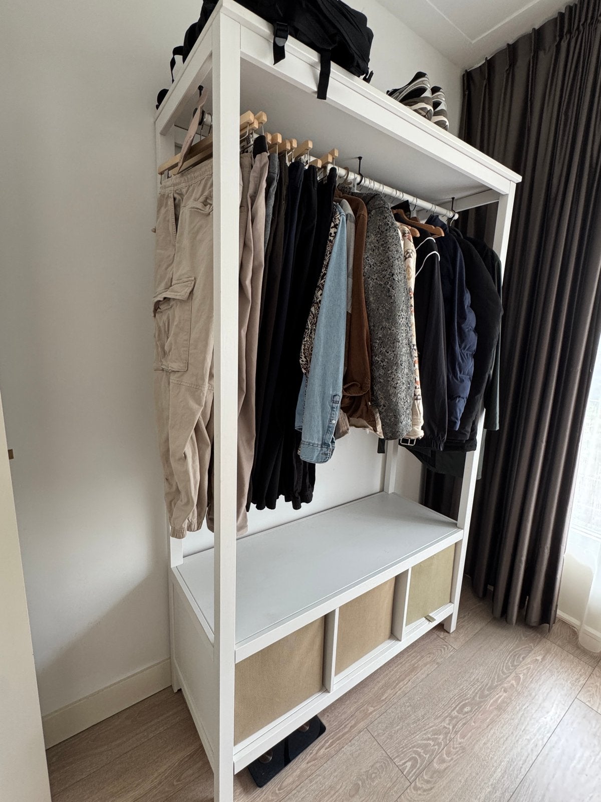 IKEA HEMNES wardrobe, 100 tot 150 cm, Ophalen of Verzenden, Zo goed als nieuw, Met lade(s)