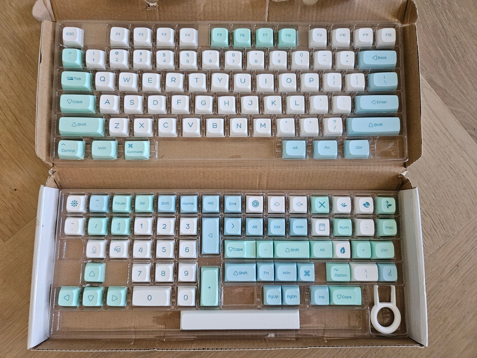 Keycaps Set - QWERTY - Wit/Mintgroen/Lichtblauw, Computers en Software, Toetsenborden, Ophalen of Verzenden, Qwerty, Color Keycaps