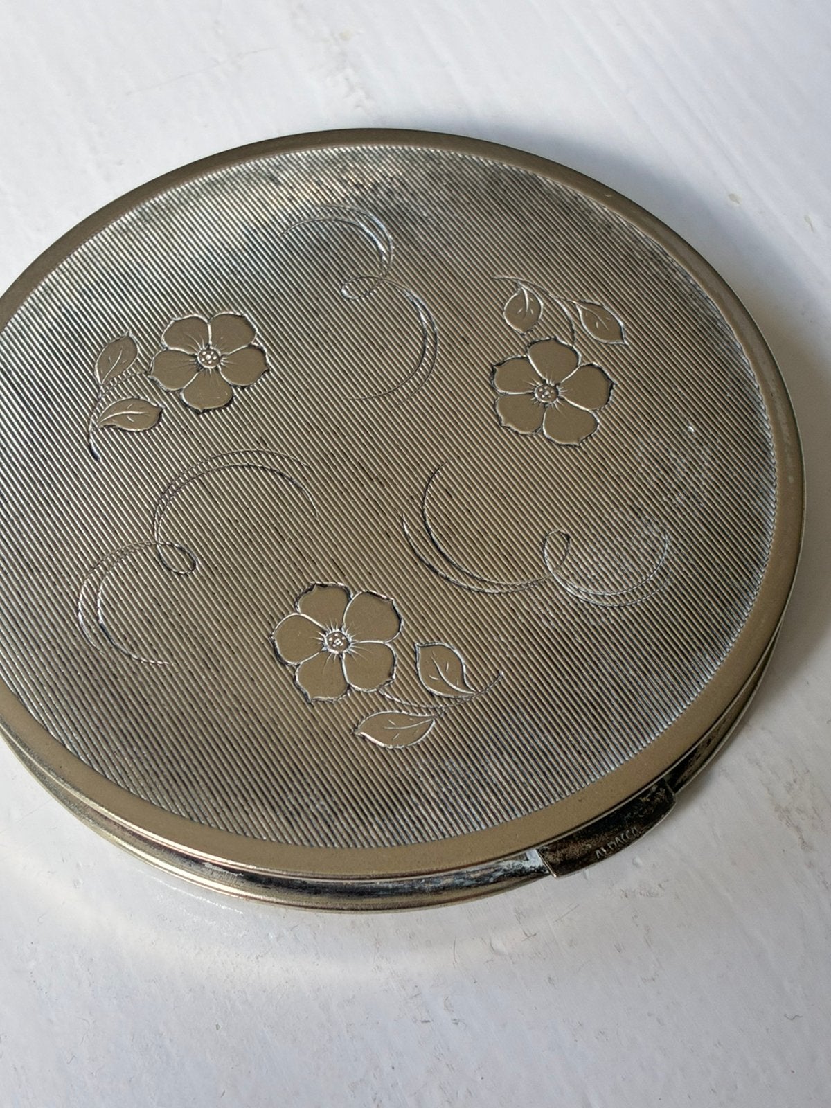 Poederdoos Alpaca zilver vintage roosjes spiegeltje, Ophalen of Verzenden, Zilver