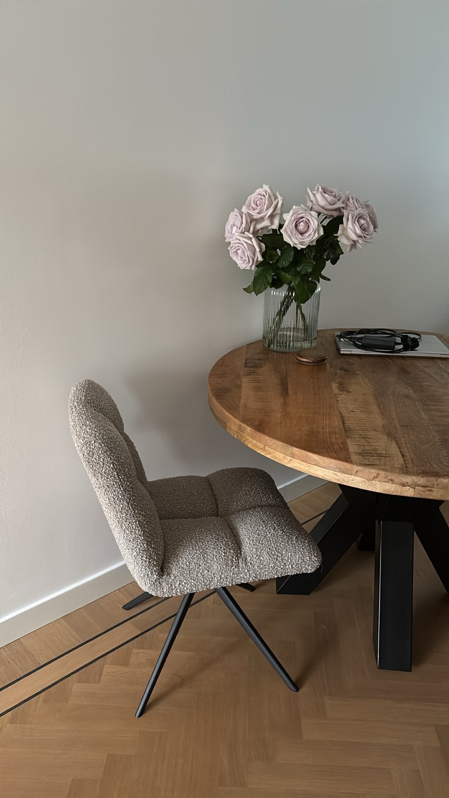 Ronde mangohouten eettafel met zwart stalen onderstel, Ophalen, Gebruikt, 100 tot 150 cm, Rond